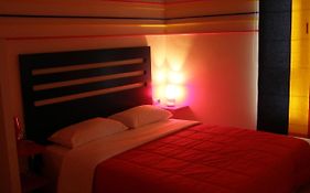 Room In A Neoclassical House - Ladybug